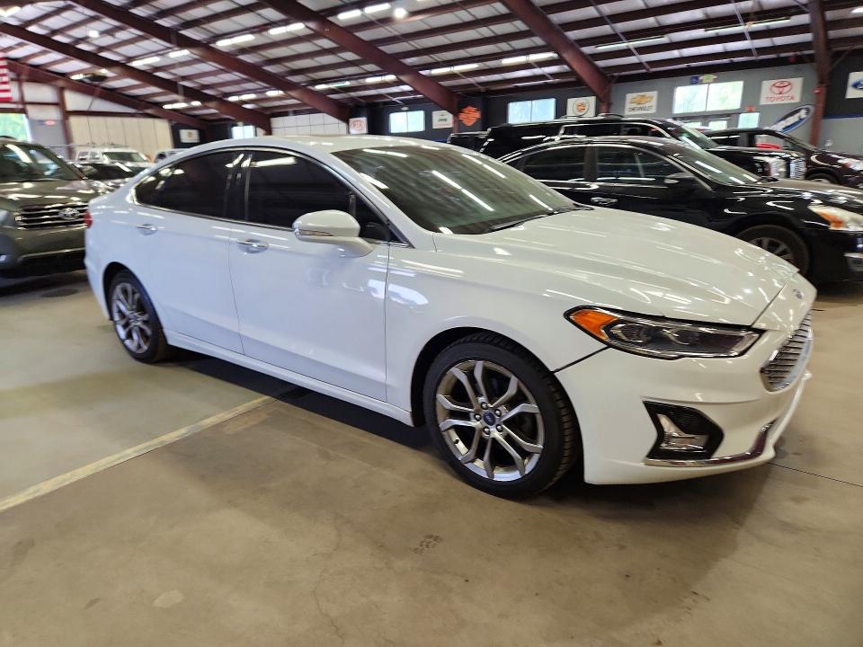 2020 Ford Fusion VIN 3FA6P0RU4LR100186 COPART salvage auction — FRONT END, Va - Certificate Of Title, sold $7,100 on 2026-07-24 (photo 4)