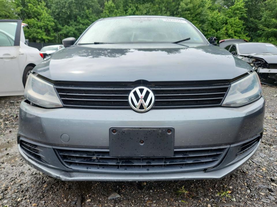 2014 Volkswagen VIN 3VW2K7AJXEM324674 COPART salvage auction — REAR END, Id - Salvage Certificate Of Title, sold $225 on 2026-07-31 (photo 5)