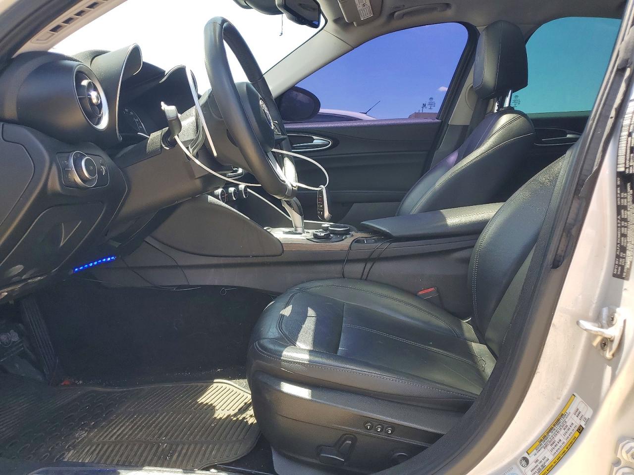 2017 Alfa Romeo Giulia VIN ZARFAEEN4H7554496 COPART salvage auction — Mechanical, KS - CERT OF TITLE-REBUILT SALVAGE, sold $700 on 2026-07-02 (photo 7)