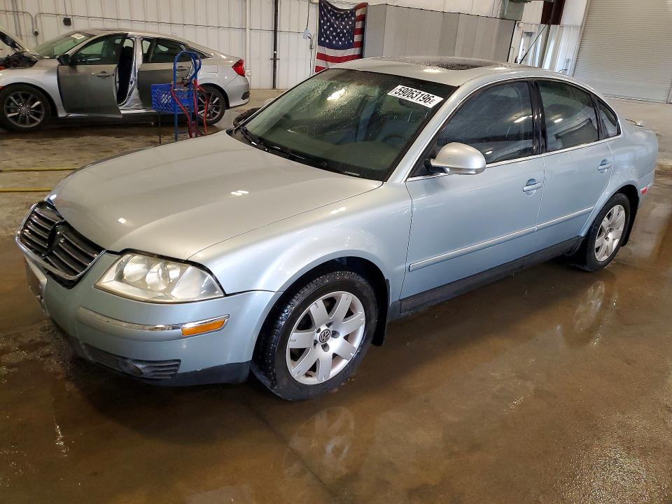2005 Volkswagen Passat VIN WVWAE63B75E027275 COPART salvage auction — FRONT END, MN - CERT OF TITLE-PRIOR SALVAGE, sold $1,300 on 2026-08-10 (photo 1)