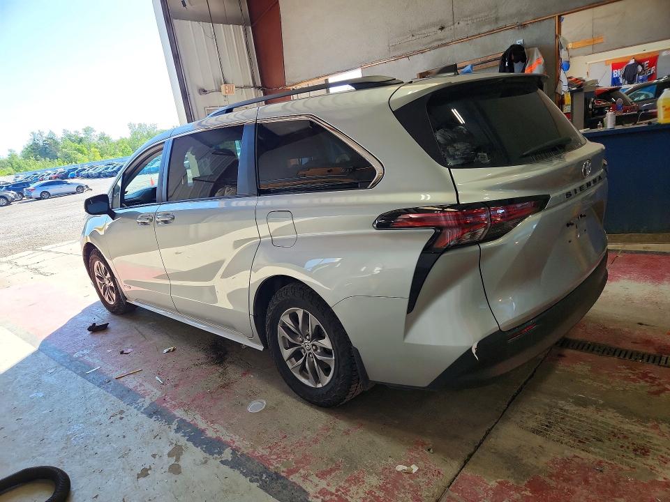 2021 Toyota Sienna VIN 5TDKRKEC4MS068625 COPART salvage auction — SIDE, Pa - Certificate Of Salvage, sold $13,700 on 2026-07-13 (photo 2)