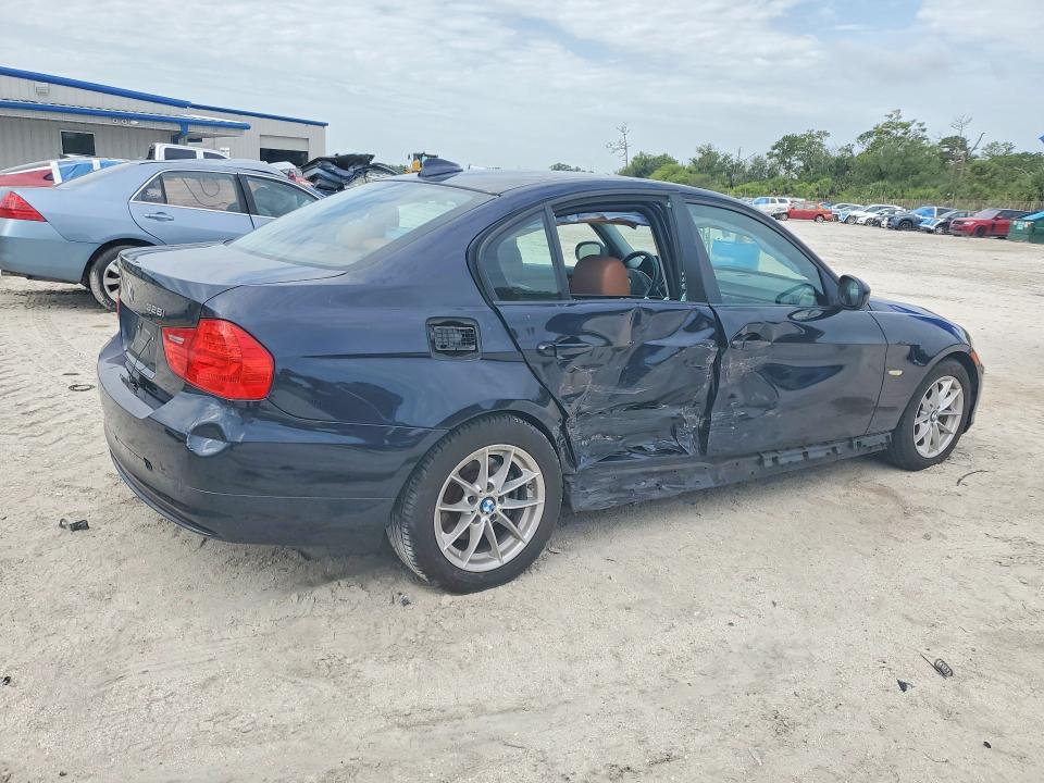 2010 BMW 3er VIN WBAPH7G51ANM51490 COPART salvage auction — SIDE, Fl - Cert Of Title Slvg Rebuildable, sold $100 on 2026-07-29 (photo 3)