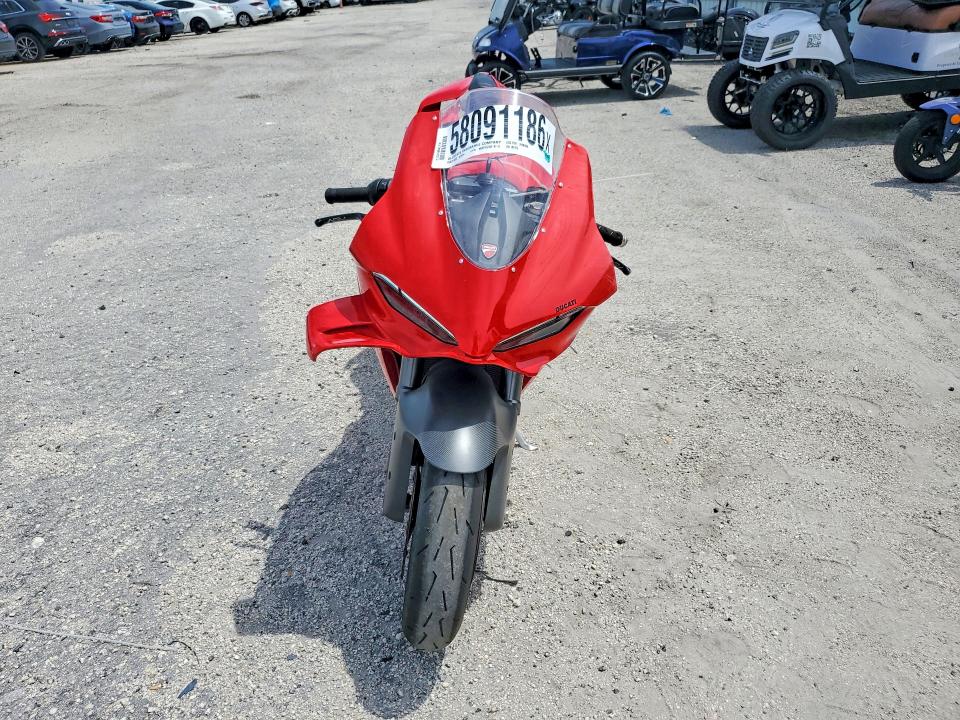 2025 Ducati VIN ZDMDAG6W8SB001072 COPART salvage auction — SIDE, FL - CERT OF TITLE SLVG REBUILDABLE, sold $11,600 on 2026-08-27 (photo 2)