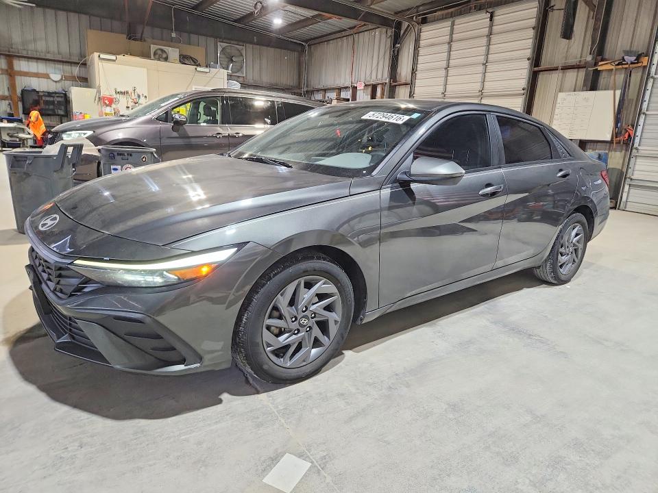 2024 Hyundai Elantra VIN KMHLM4DG0RU677647 — COPART salvage auction photo