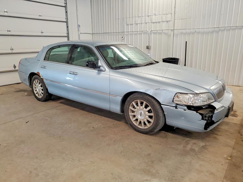2007 Linc Continental VIN 1LNHM81V67Y625042 COPART salvage auction — FRONT END, MN - CERTIFICATE OF TITLE, sold $550 on 2026-07-02 (photo 4)