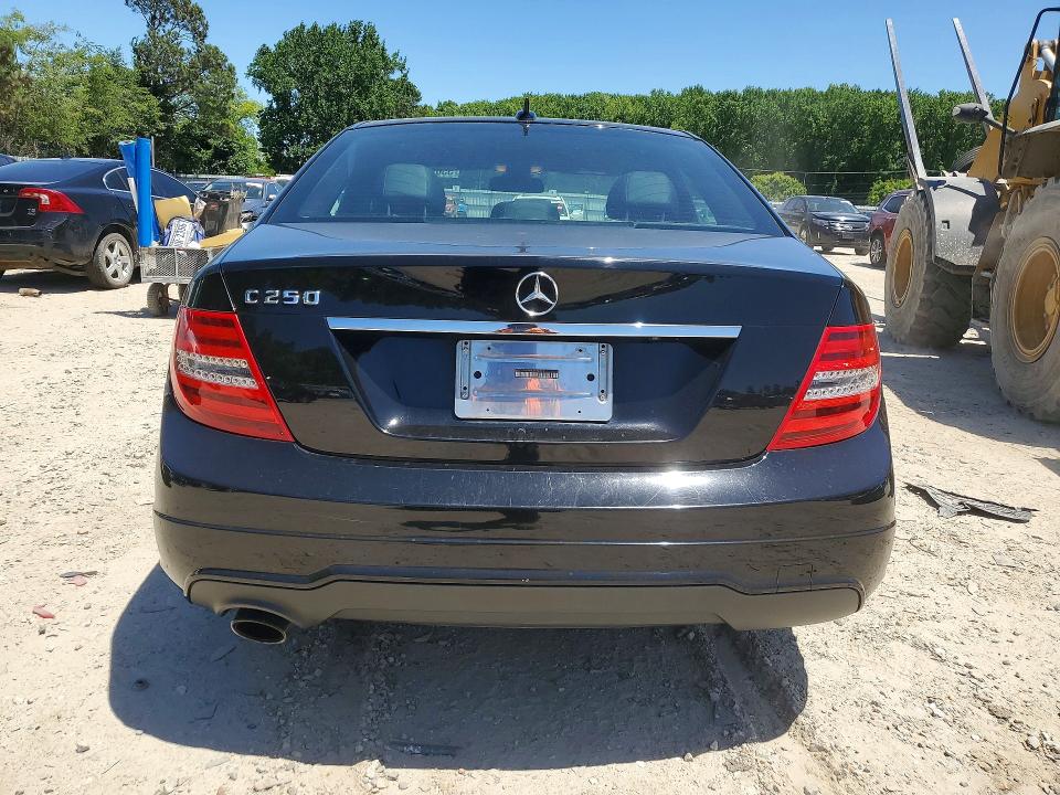 2014 Mercedes-benz C-klasse VIN WDDGF4HB0EA964213 COPART salvage auction — WATER/FLOOD, Va - Cert Of Title-Salvage Water, sold $875 on 2026-07-28 (photo 6)