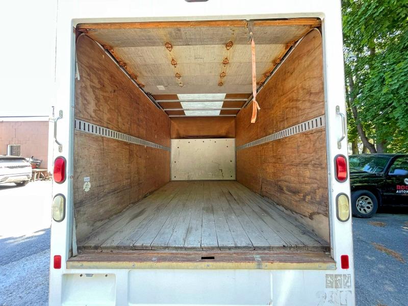 2014 Chevrolet Express VIN 1GB0G2CG8E1143526 COPART salvage auction — NORMAL WEAR, Me - Certificate Of Title (P), sold $1,700 on 2026-07-08 (photo 6)