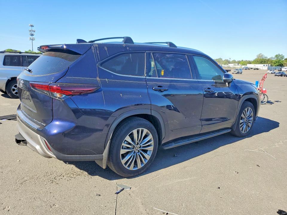 2026 Toyota Highlander VIN 5TDKDRBH9TS598045 COPART salvage auction — WATER/FLOOD, Ny - Mv907A-Flood Salvage, sold $80 on 2026-07-29 (photo 3)