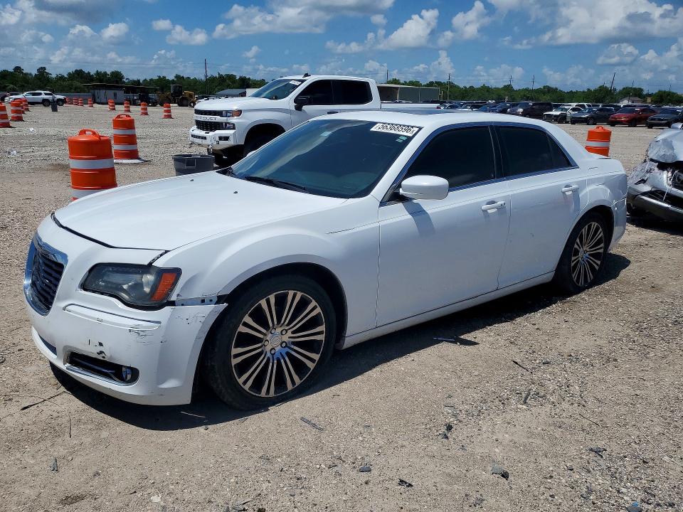 2013 Chrysler 300 VIN 2C3CCABG9DH732685 — COPART salvage auction photo