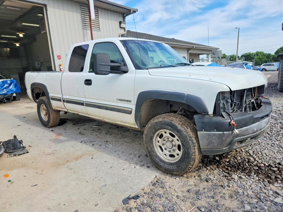 2001 Chevrolet Silverado VIN 1GCHK29U61E235912 COPART salvage auction — FRONT END, Mo - Salvage Certificate Of Title, sold $300 on 2026-07-28 (photo 4)