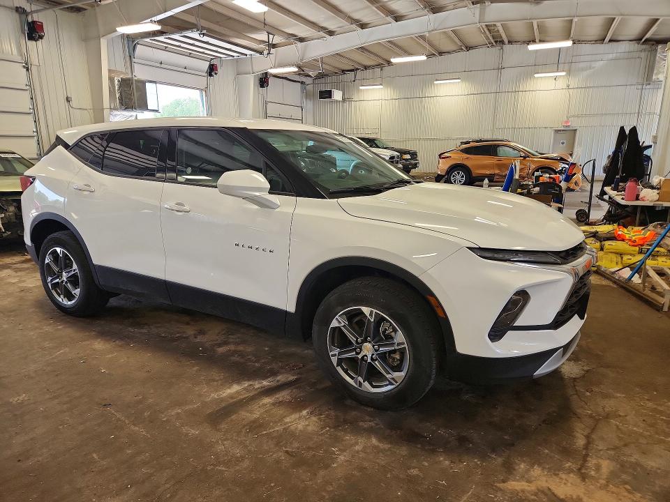 2025 Chevrolet Blazer VIN 3GNKBHR46SS229695 COPART salvage auction — SIDE, Fl - Cert Of Title Slvg Rebuildable, sold $14,500 on 2026-07-23 (photo 4)