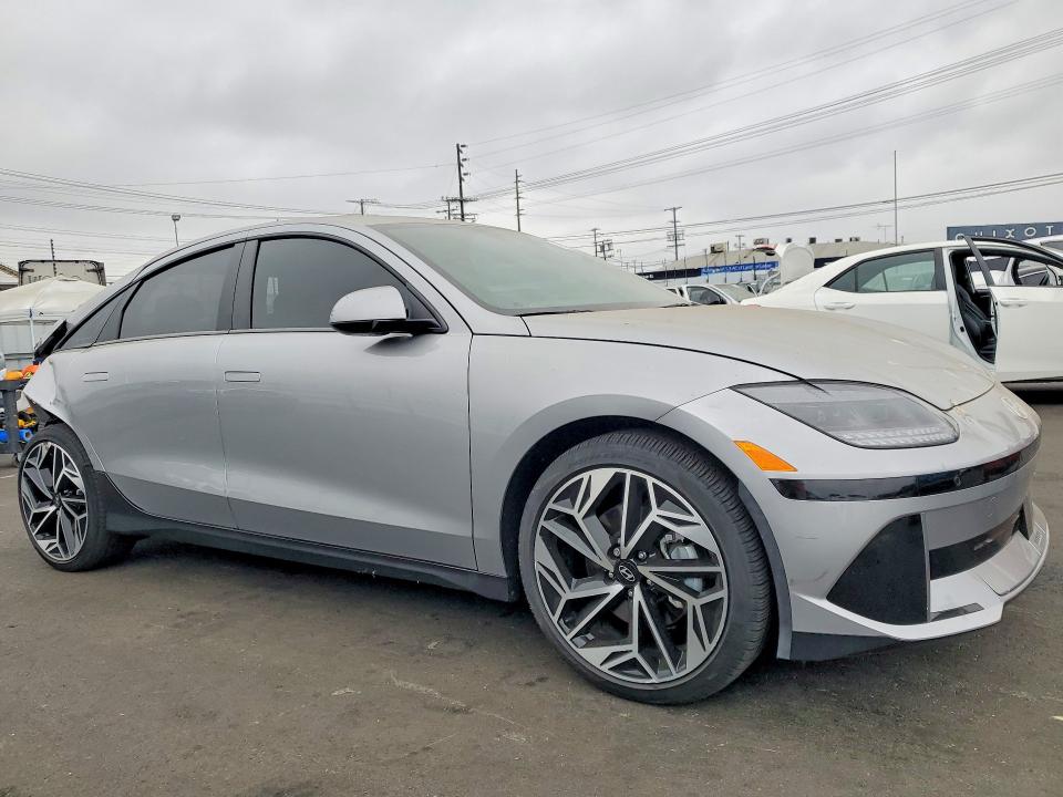 2025 Hyundai Ioniq 6 VIN KMHM34AA2SA085942 COPART salvage auction — REAR END, Ca - Salvage Certificate, sold $8,200 on 2026-08-19 (photo 4)