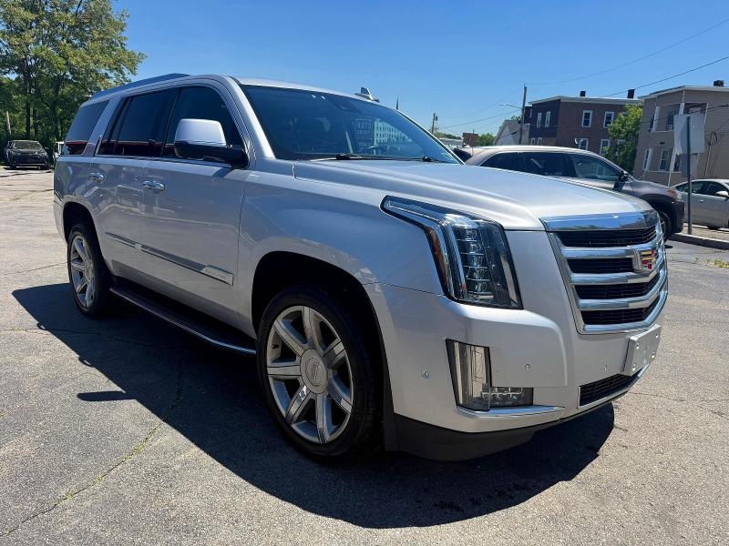 2020 Cadillac Escalade VIN 1GYS4BKJ6LR156326 COPART salvage auction — MINOR DENT/SCRATCHES, Ny - Certificate Of Title (P), sold $13,300 on 2026-07-21 (photo 4)