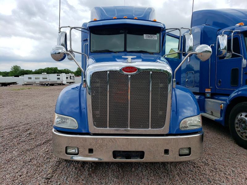 2014 Peterbilt 384 VIN 1XPVDP9X6ED239554 COPART salvage auction — MINOR DENT/SCRATCHES, IL - CERTIFICATE OF TITLE, sold $9,800 on 2026-07-07 (photo 9)