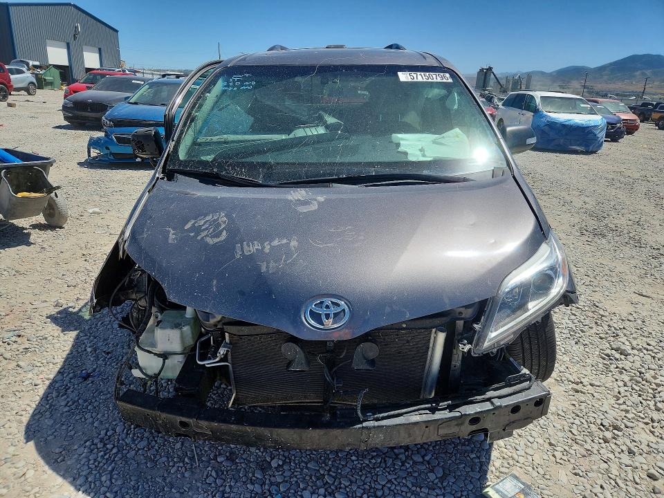 2017 Toyota VIN 5TDDZ3DC3HS186929 COPART salvage auction — FRONT END, Ut - Salvage Certificate, sold $3,300 on 2026-07-28 (photo 5)