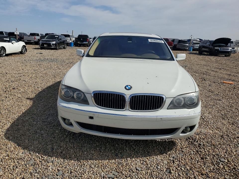 2006 BMW 7 series VIN WBAHN83556DT63581 COPART salvage auction — MINOR DENT/SCRATCHES, IN - CERTIFICATE OF TITLE, sold $100 on 2026-07-28 (photo 5)