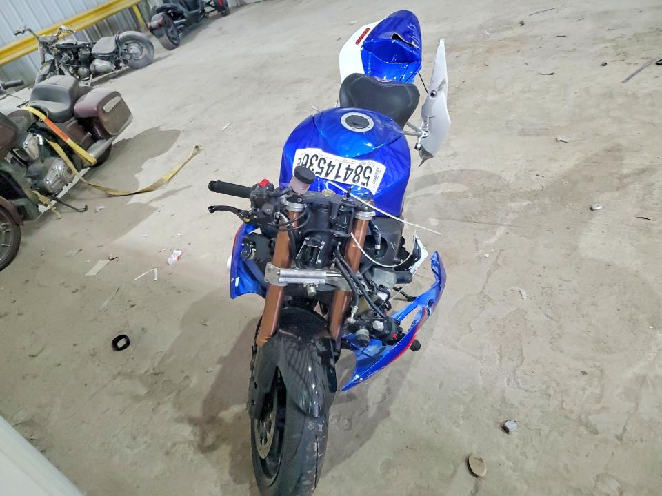 2007 Suzuki Gsx-r1000 VIN JS1GT77A672106071 COPART salvage auction — ROLLOVER, KY - BILL OF SALE/PART ONLY/NO TITL, sold $2,900 on 2026-07-15 (photo 2)