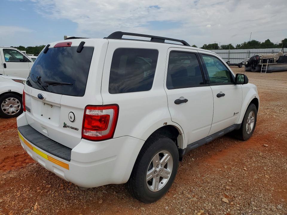 2011 Ford Escape hybrid VIN 1FMCU5K36BKB48842 COPART salvage auction — MINOR DENT/SCRATCHES, OK - CERTIFICATE OF TITLE, sold $2,600 on 2026-07-09 (photo 3)