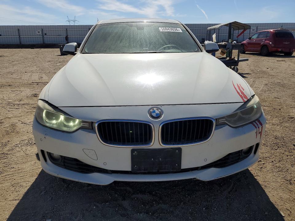 2015 BMW 3 series VIN WBA3C1C56FK119232 COPART salvage auction — MINOR DENT/SCRATCHES, Ca - Dis/Dlr/Exp App For Dup Clean, sold $925 on 2026-07-20 (photo 5)
