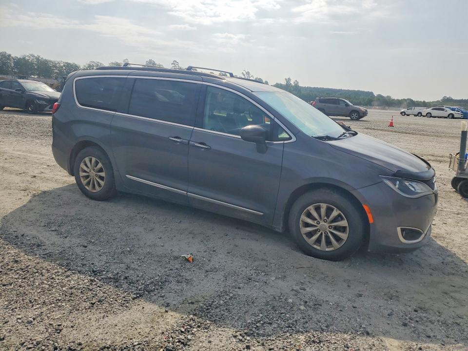 2017 Chrysler Pacifica VIN 2C4RC1BG3HR506681 COPART salvage auction — MECHANICAL, Nc - Certificate Of Title, sold $1,400 on 2026-07-27 (photo 4)