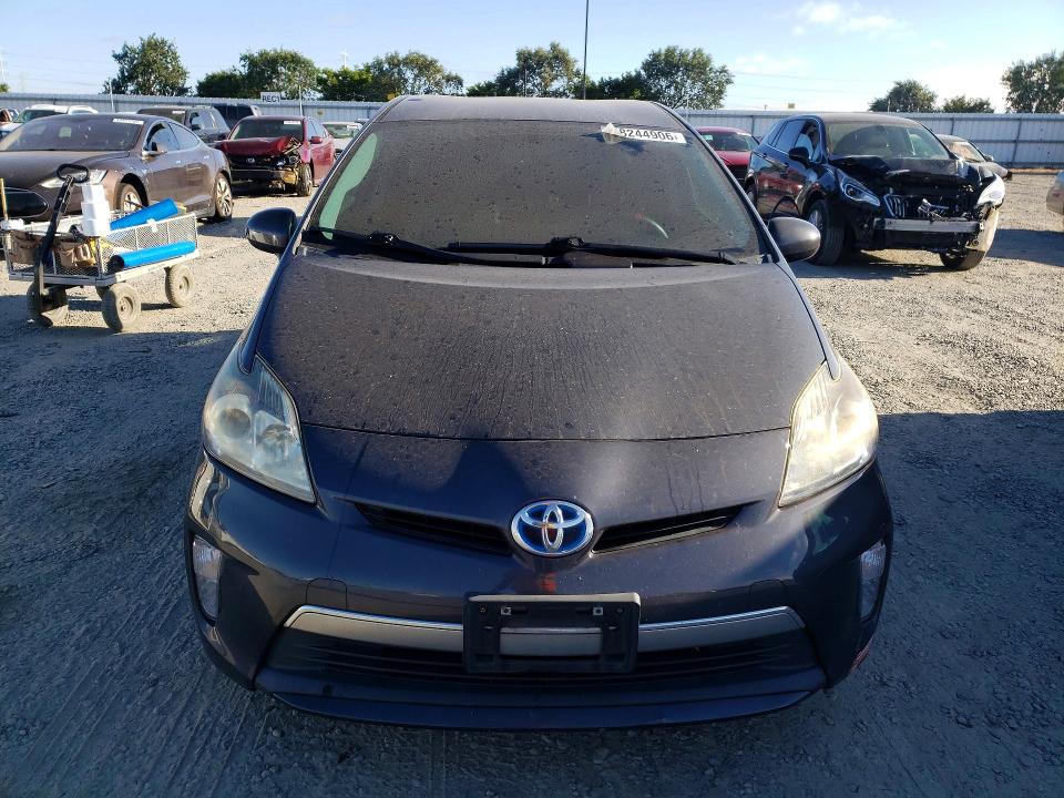 2014 Toyota Prius plug-in VIN JTDKN3DP6E3058560 COPART salvage auction — REAR END, CA - SALVAGE CERTIFICATE, sold $4,000 on 2026-07-14 (photo 5)