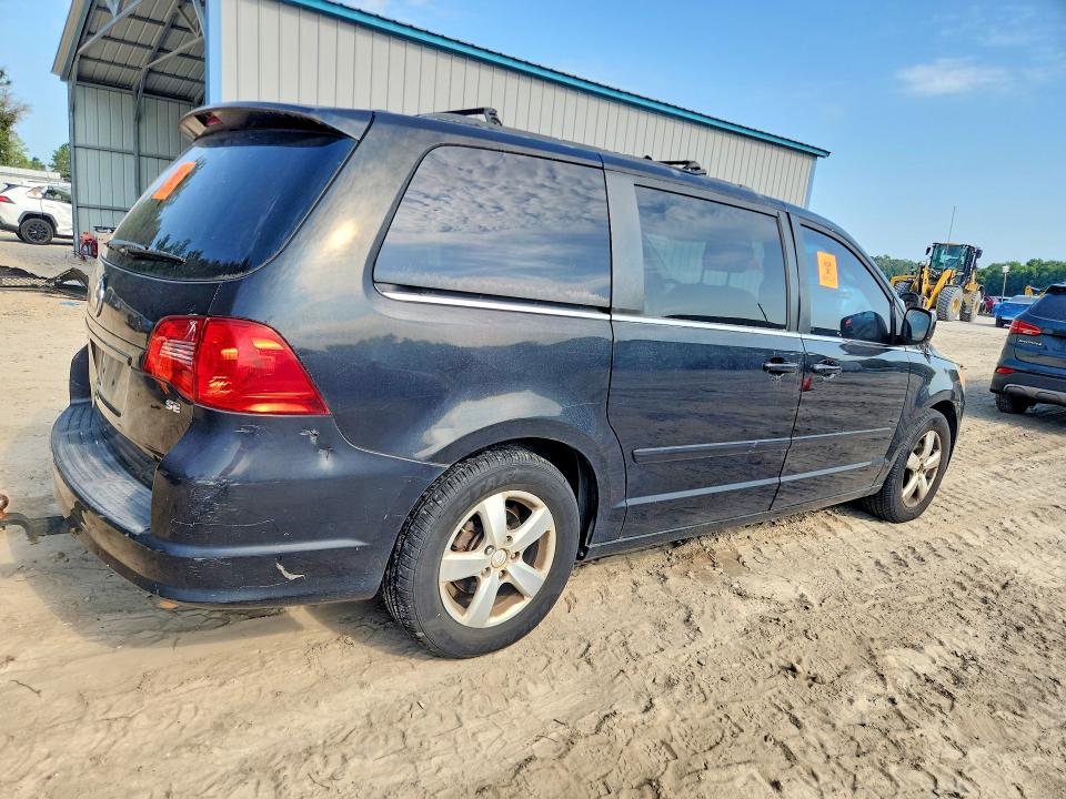 2011 Volkswagen Routan VIN 2V4RW3DG8BR717680 COPART salvage auction — MINOR DENT/SCRATCHES, Fl - Certificate Of Title, sold $125 on 2026-07-31 (photo 3)