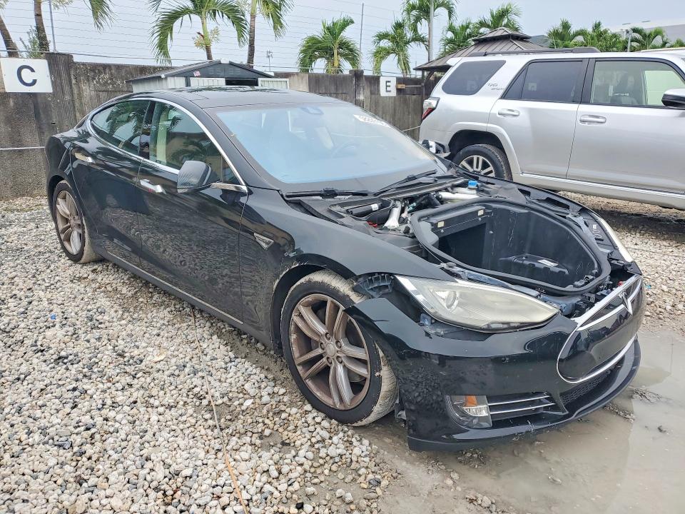 2015 Tesla VIN 5YJSA1H11FFP78486 COPART salvage auction — FRONT END, Fl - Cert Of Title Slvg Rebuildable, sold $3,700 on 2026-07-10 (photo 4)