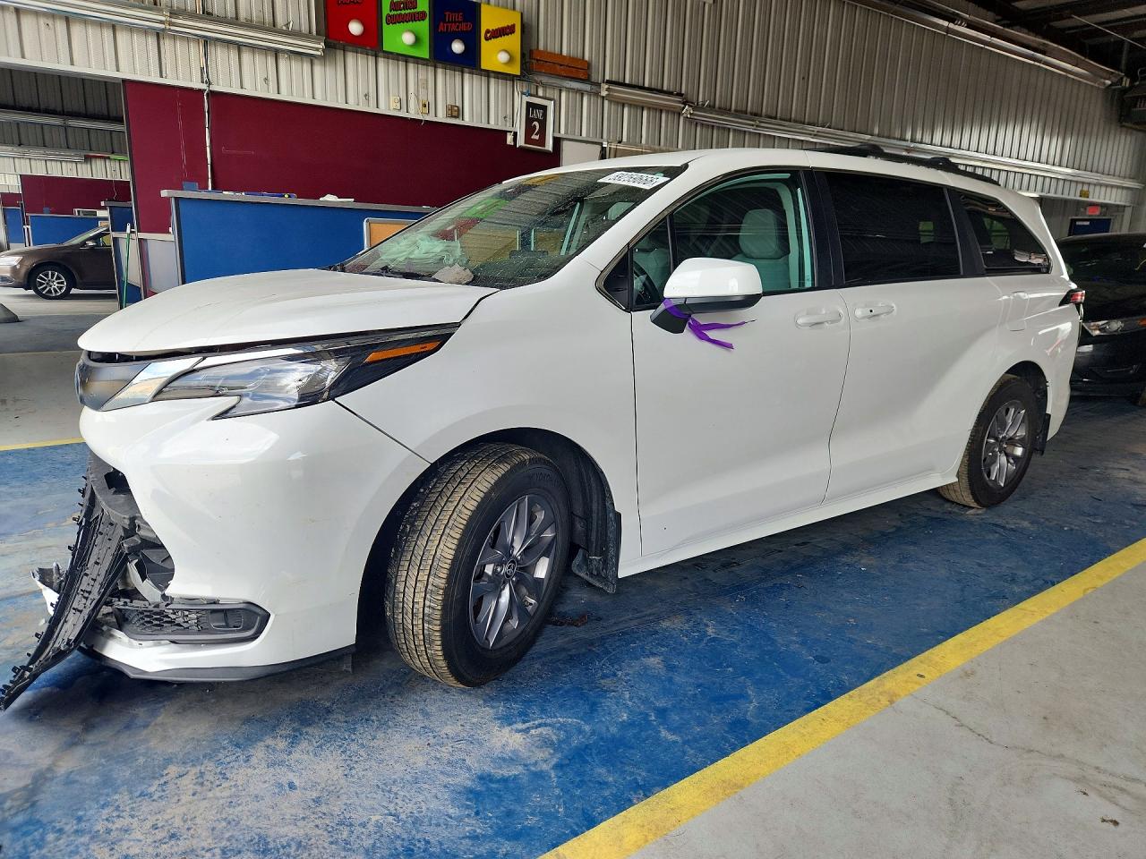 2024 Toyota Sienna VIN 5TDKSKFC2RS143588 — COPART salvage auction photo