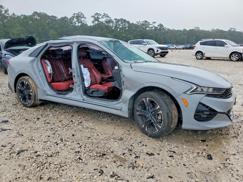 2021 Kia K5 VIN 5XXG64J29MG013516 COPART salvage auction — SIDE, Tx - Salvage Vehicle Title, sold $200 on 2026-07-28 (photo 4)
