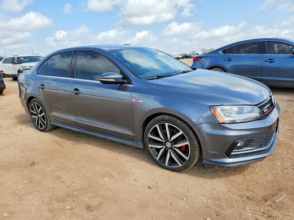 2018 Volkswagen VIN 3VW4T7AJ5JM247387 COPART salvage auction — SIDE, Tx - Salvage Vehicle Title, sold $4,750 on 2026-07-02 (photo 4)