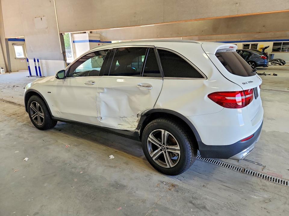 2019 Mercedes-benz Glc VIN WDC0G5EB2KF529303 COPART salvage auction — SIDE, Va - Cert Of Title - Salvage, sold $10,200 on 2026-07-02 (photo 2)