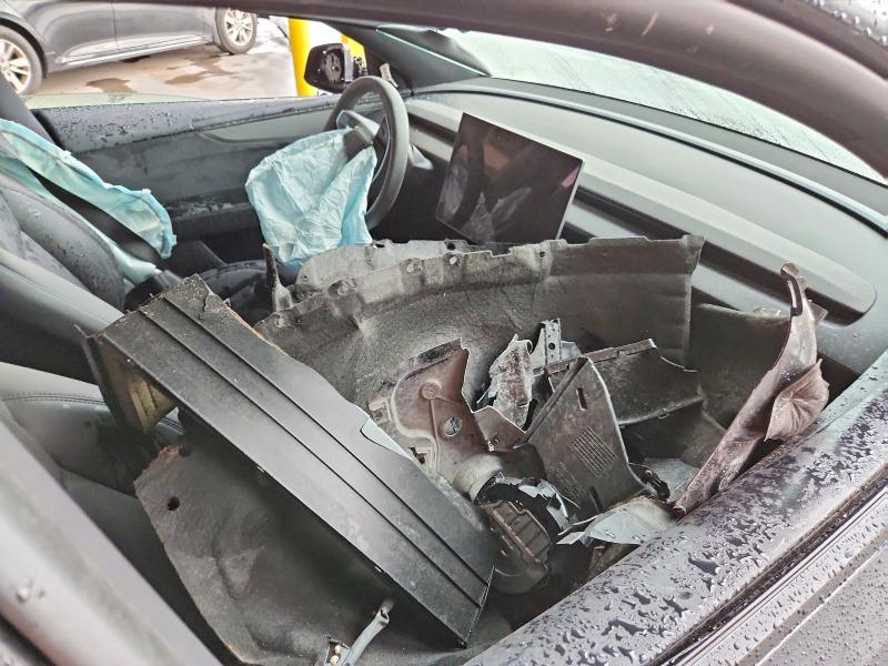 2026 Tesla Model y VIN 7SAYGDED2TF643475 COPART salvage auction — FRONT END, Az - Cert Of Title - Salvage, sold $7,100 on 2026-07-24 (photo 8)