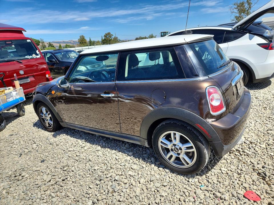 2011 Mini Cooper VIN WMWSU3C51BT091946 COPART salvage auction — FRONT END, CA - SALVAGE CERTIFICATE, sold $525 on 2026-07-28 (photo 2)