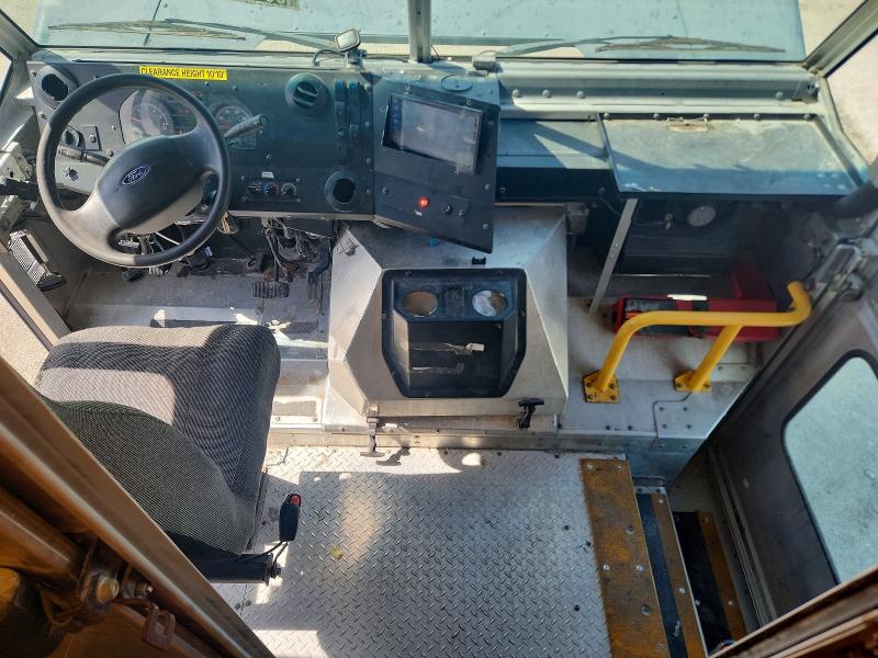 2019 Ford E-450 VIN 1FC3E4K63KDC48925 COPART salvage auction — MINOR DENT/SCRATCHES, Fl - Certificate Of Title, sold $16,400 on 2026-07-06 (photo 8)