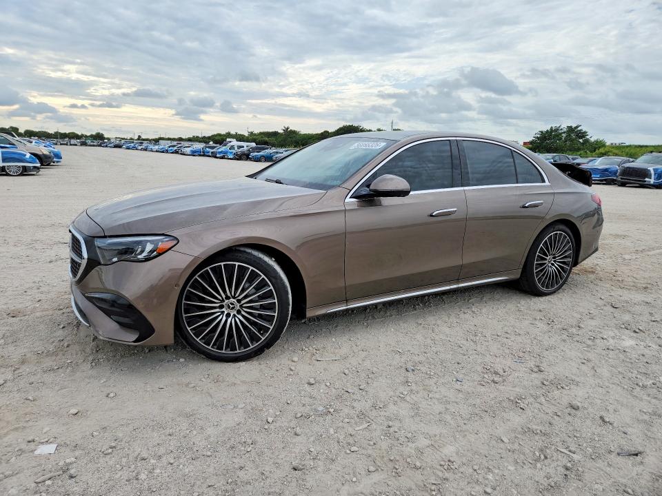 2026 Mercedes-benz E-klasse VIN W1KLF4GB2TA212736 COPART salvage auction — SIDE, Fl - Cert Of Title Slvg Rebuildable, sold $35,750 on 2026-07-14 (photo 1)