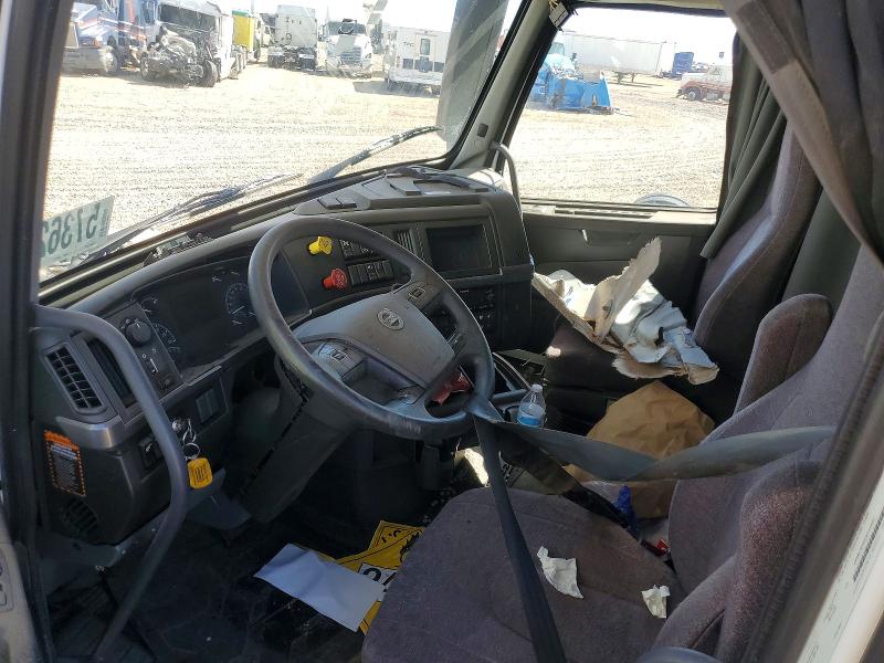 2023 Volvo Vnl VIN 4V4NC9EH8PN334892 COPART salvage auction — FRONT END, AZ - CERT OF TITLE - SALVAGE, sold $150 on 2026-07-12 (photo 9)