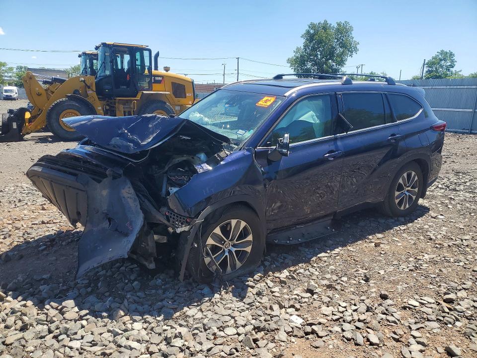 2022 Toyota Highlander VIN 5TDGZRBH5NS228138 COPART salvage auction — FRONT END, Ny - Mv-907A Salvage Certificate, sold $8,200 on 2026-07-07 (photo 1)