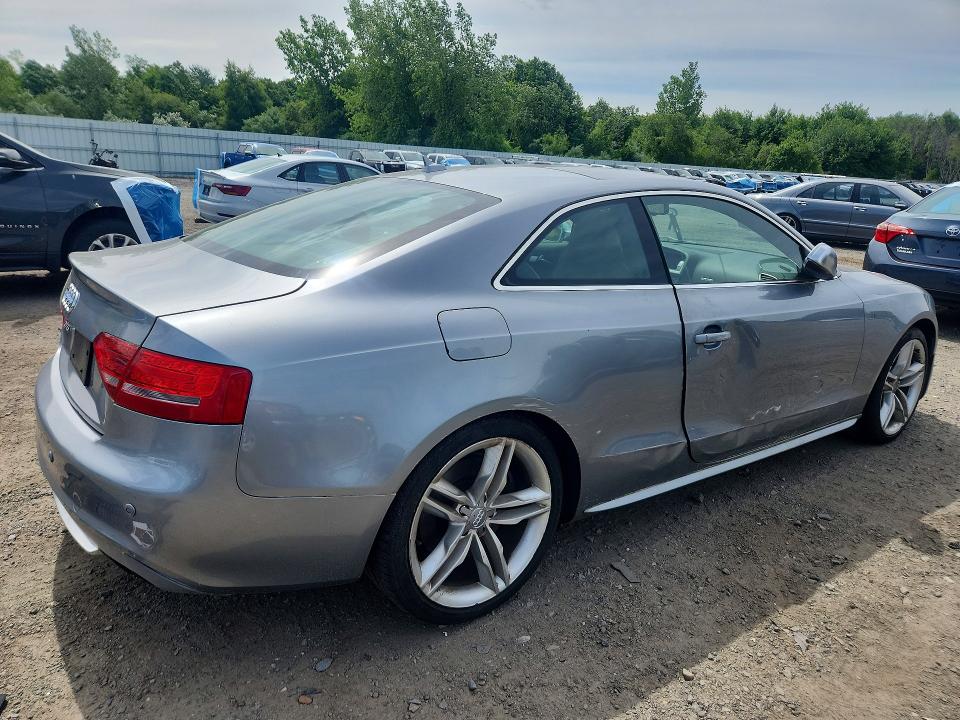 2010 Audi S5 VIN WAUVVAFR1AA007700 COPART salvage auction — ENGINE BURN, MA - CERT OF TITLE-RECONSTRCTD COLL, sold $1,050 on 2026-07-08 (photo 3)