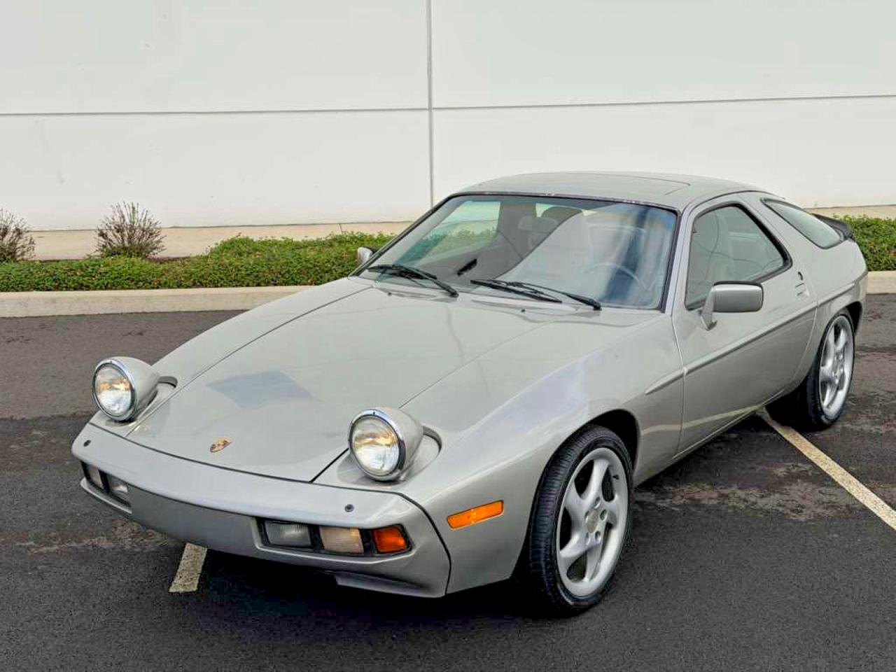 1982 Porsche 928 VIN WP0JA092XCS820309 COPART salvage auction — Minor Dent/Scratches, WA - VEHICLE CERT OF OWNERSHIP-TITL (P), sold $2,200 on 2026-06-17 (photo 2)