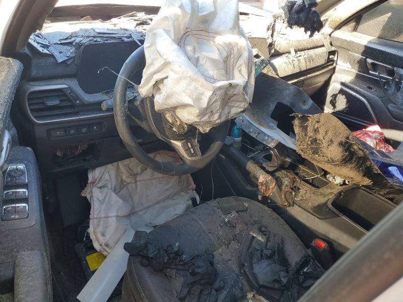 2025 Kia Telluride VIN 5XYP34GCXSG668060 COPART salvage auction — BURN, CA - NON-REPAIRABLE VEHICLE CERT, sold $2,700 on 2026-07-16 (photo 8)