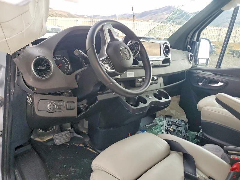 2024 Mercedes-benz Sprinter VIN W1X4NBVY1RT173311 COPART salvage auction — ROLLOVER, CA - SALVAGE CERTIFICATE, sold $16,100 on 2026-07-23 (photo 8)