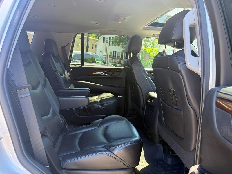 2020 Cadillac Escalade VIN 1GYS4BKJ6LR156326 COPART salvage auction — MINOR DENT/SCRATCHES, Ny - Certificate Of Title (P), sold $13,300 on 2026-07-21 (photo 6)