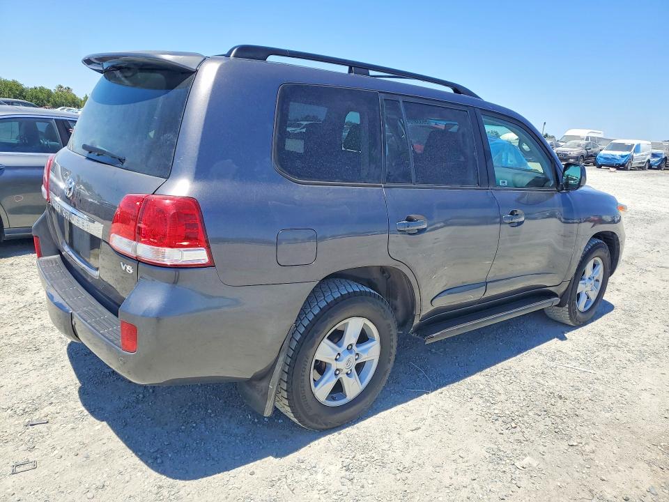 2009 Toyota Land cruiser VIN JTMHY05JX95003923 COPART salvage auction — MINOR DENT/SCRATCHES, Ca - Dis/Dlr/Exp Only Clean Title, sold $14,200 on 2026-07-09 (photo 3)