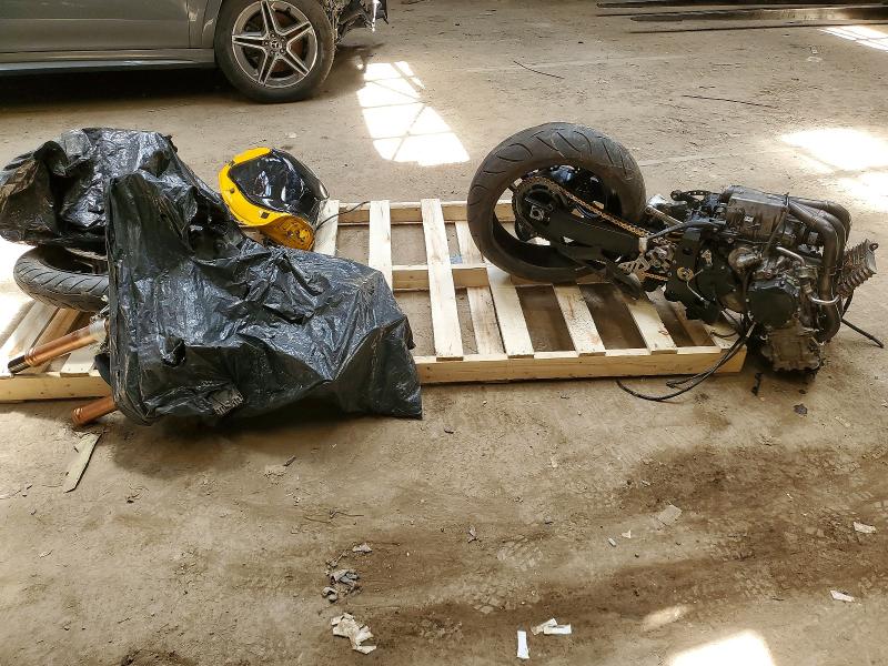 2007 Suzuki Gsx-r1000 VIN JS1GT77A372100535 COPART salvage auction — ALL OVER, ON - BILL OF SALE - PARTS ONLY, sold $125 on 2026-07-14 (photo 3)