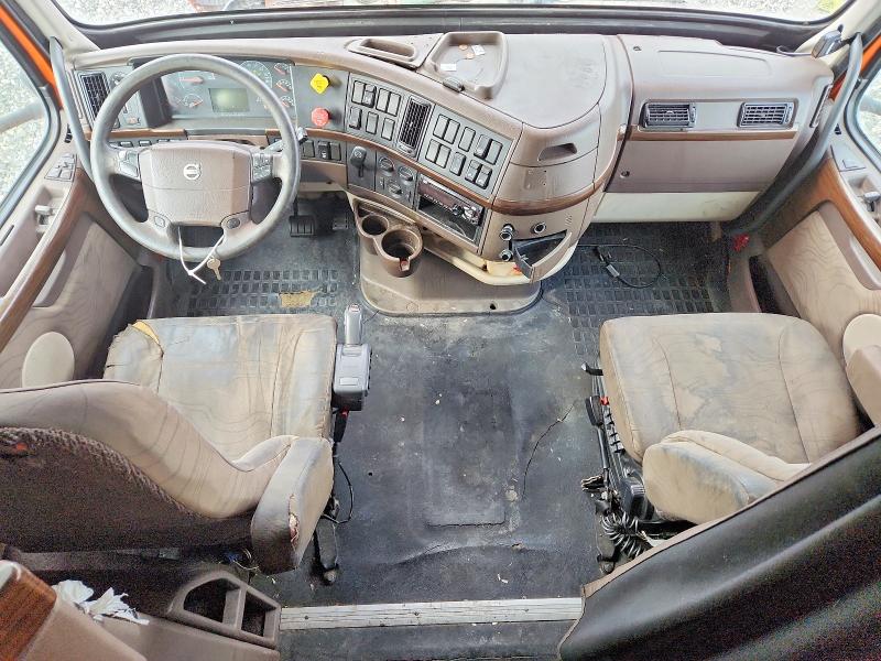 2016 Volvo VIN 4V4NC9EHXGN957379 COPART salvage auction — FRONT END, Co - Public - Salvage Title, sold $275 on 2026-07-30 (photo 5)