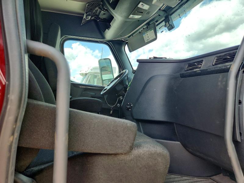 2024 Freightliner Cascadia 126 VIN 3AKJHHDRXRSUX1280 COPART salvage auction — WATER/FLOOD, NE - CERT OF TITLE-SALVAGE, sold $59,000 on 2026-07-09 (photo 5)