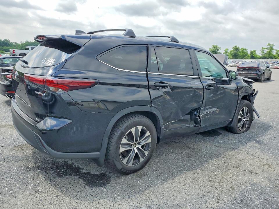 2024 Toyota Highlander VIN 5TDKBRCH6RS609919 COPART salvage auction — SIDE, Pa - Certificate Of Salvage, sold $21,600 on 2026-07-14 (photo 3)