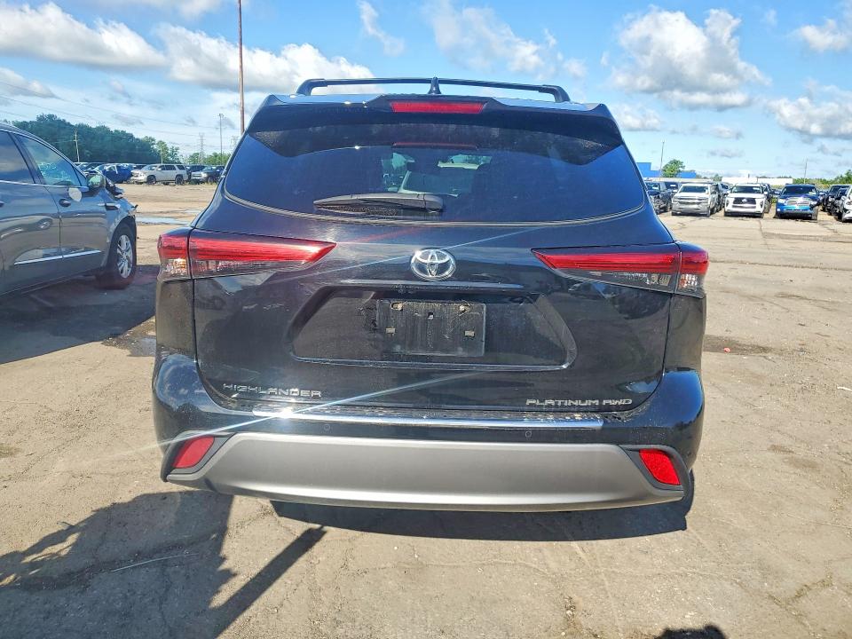 2022 Toyota Highlander VIN 5TDFZRBH5NS168874 COPART salvage auction — FRONT END, Mi - Scrap Certificate Of Title, sold $22,300 on 2026-07-10 (photo 6)