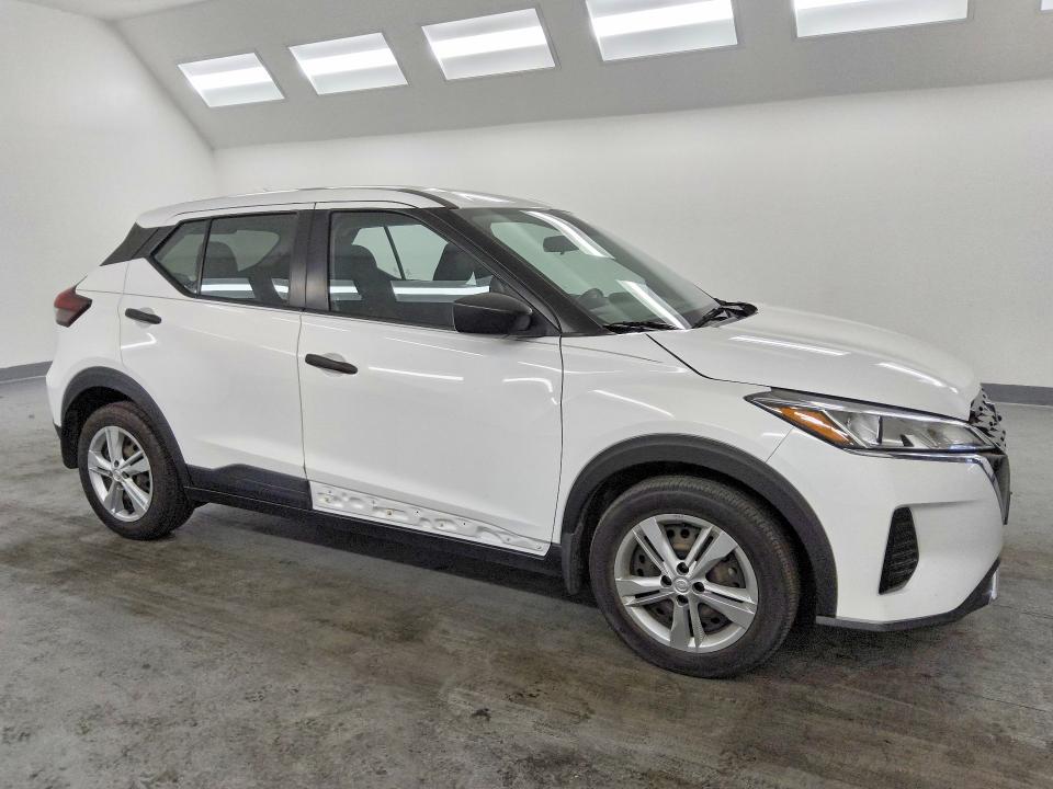 2023 Nissan Kicks VIN 3N1CP5BV5PL506244 COPART salvage auction — NORMAL WEAR, Ca - Certificate Of Title, sold $8,400 on 2026-07-09 (photo 4)