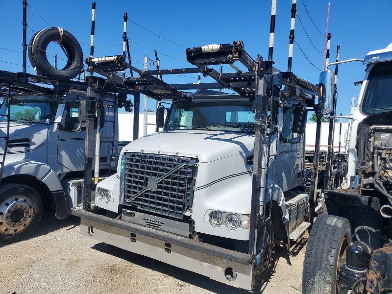 2014 Volvo Vah VIN 4V5RC9DG6EN164468 COPART salvage auction — FRONT END, KY - CERTIFICATE OF TITLE (P), sold $7,500 on 2026-07-27 (photo 2)